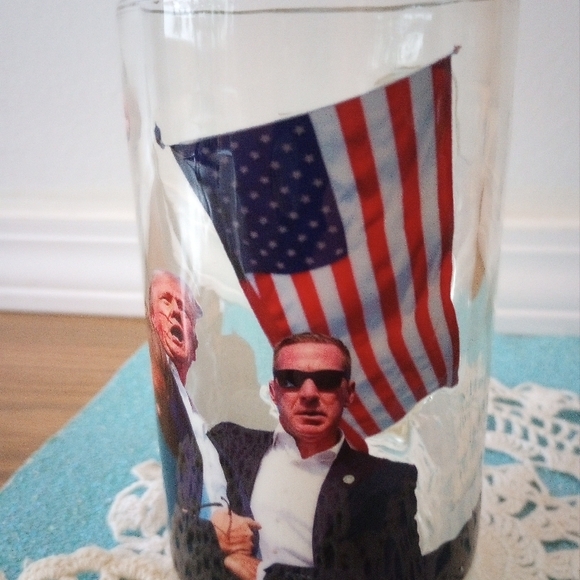 President Trump Beer Mug - Picture 9 of 10
